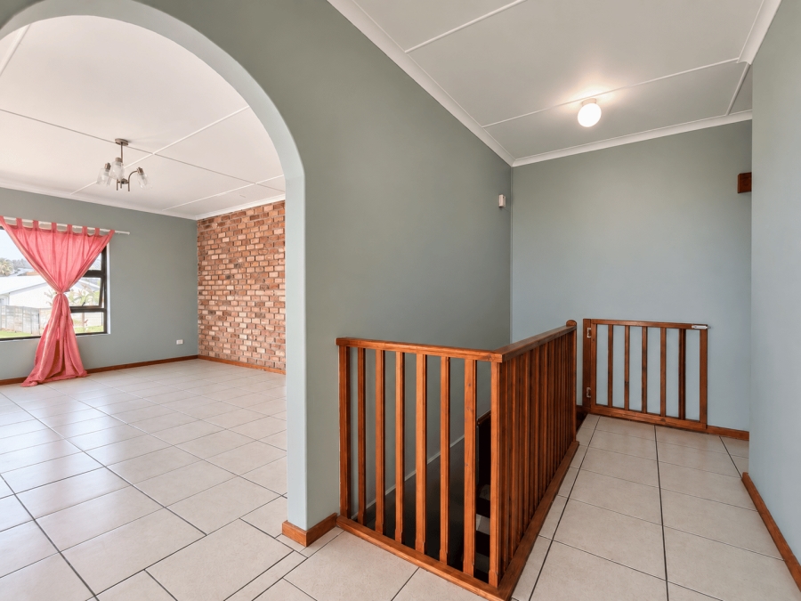 To Let 5 Bedroom Property for Rent in Gonubie Eastern Cape